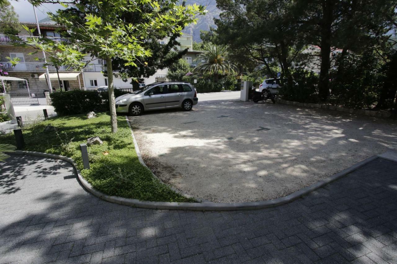 Apartments Besker Makarska Exteriör bild