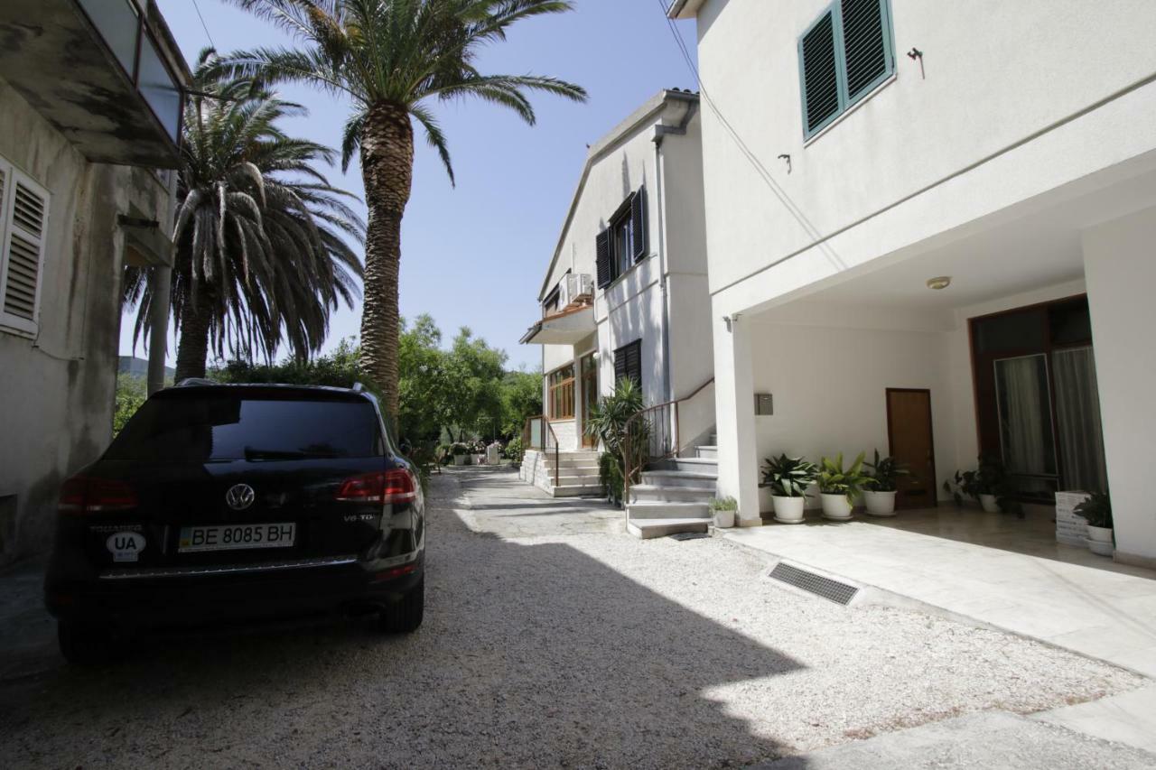 Apartments Besker Makarska Exteriör bild