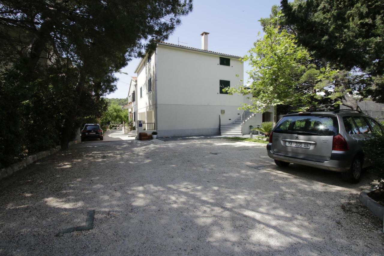 Apartments Besker Makarska Exteriör bild